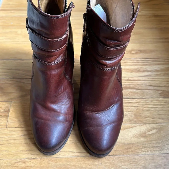 Frye sz 7 Patty Riding Bootie in cognac brown color good pre owned wear shown - Picture 9 of 9